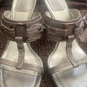 Beautiful mules for holiday season